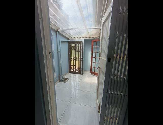 4 BEDROOM FREEHOLD FOR SALE IN GLENMORE